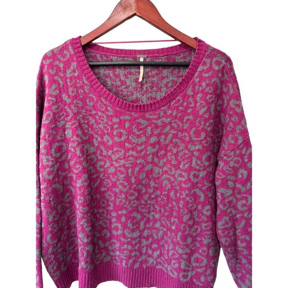 Free People Magenta Alpaca Blend Leopard Animal Print Pull Over Sweater Size S - Picture 3 of 8